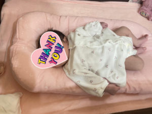 ねんねクッションで寝る赤ちゃん