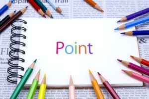 スケッチブックにポイントとカラフルに描かれた写真